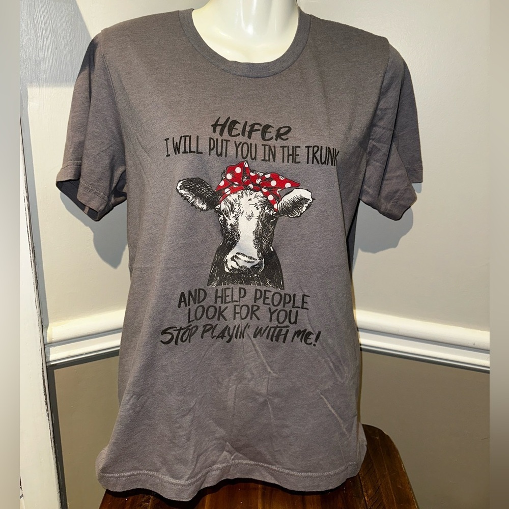 Canvas Bella+Canvas Graphic Cow Print T-Shirt in Gray with Red Accent